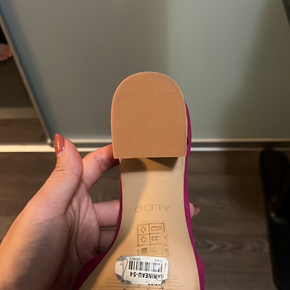 Pink heels with jewels - Picture 9 of 10